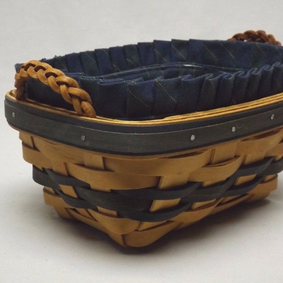 Longaberger 2000 Collector's Club Renewal Basket with Liner and Protector - Picture 9 of 15